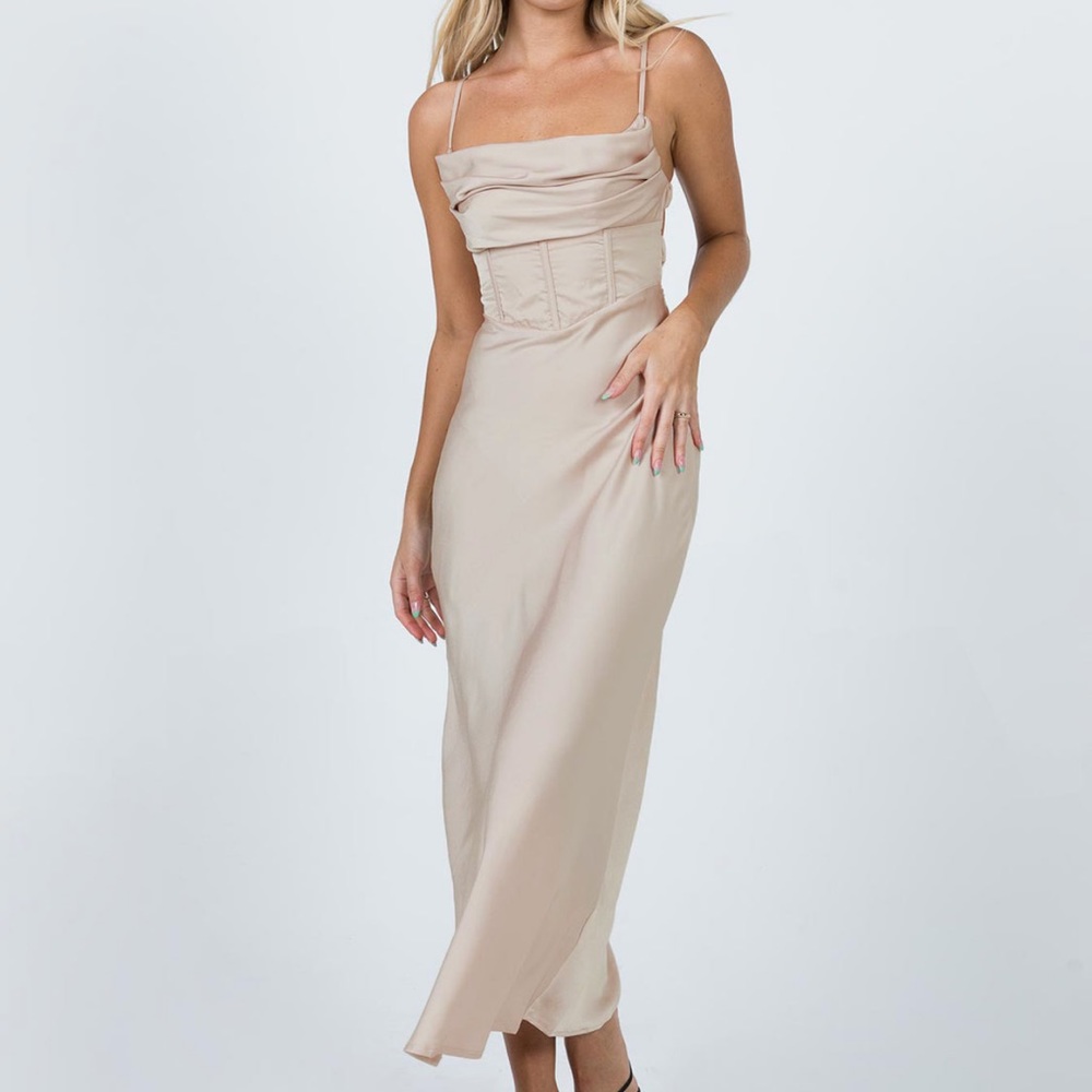 lillie midi dress beige Princess Polly Size:44 Short Jacket+38 Waist Adjust 34to40)(Height: 5 4 to5 7 )(Neck  16.5-18:XL atop a breezy A Stylish Black Dress | Poolside